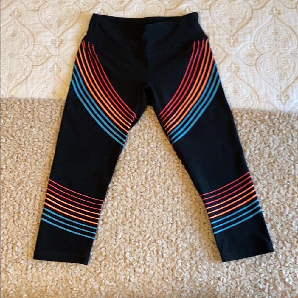 Black crop leggings